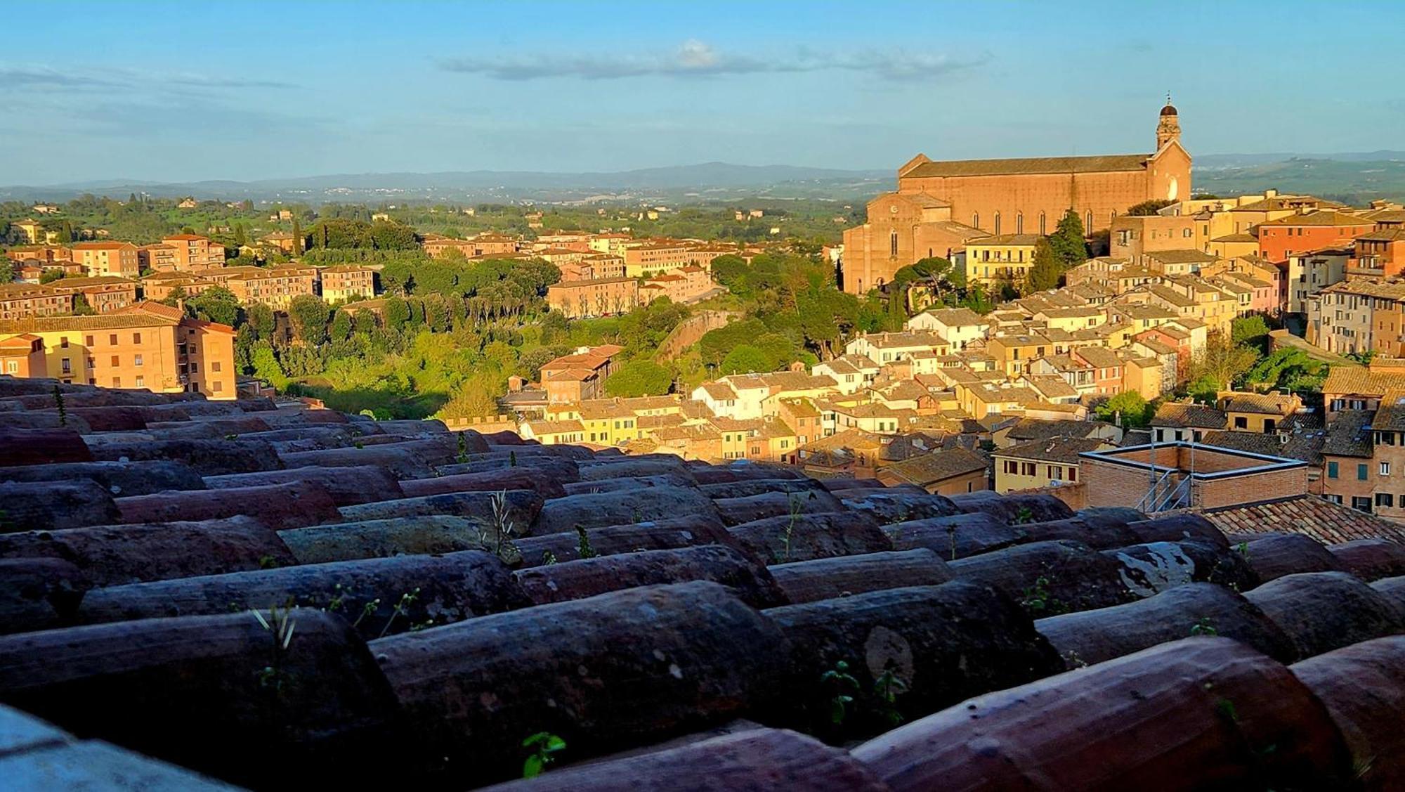 La Dimora Di Amedeo Siena Exterior foto