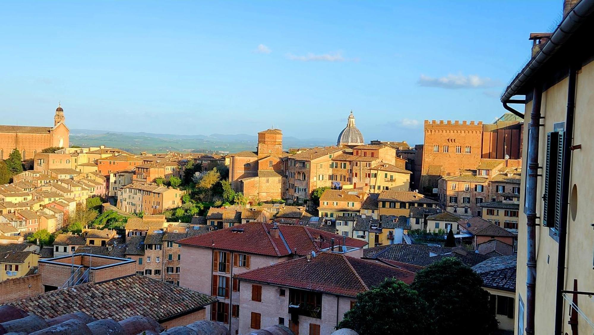 La Dimora Di Amedeo Siena Exterior foto