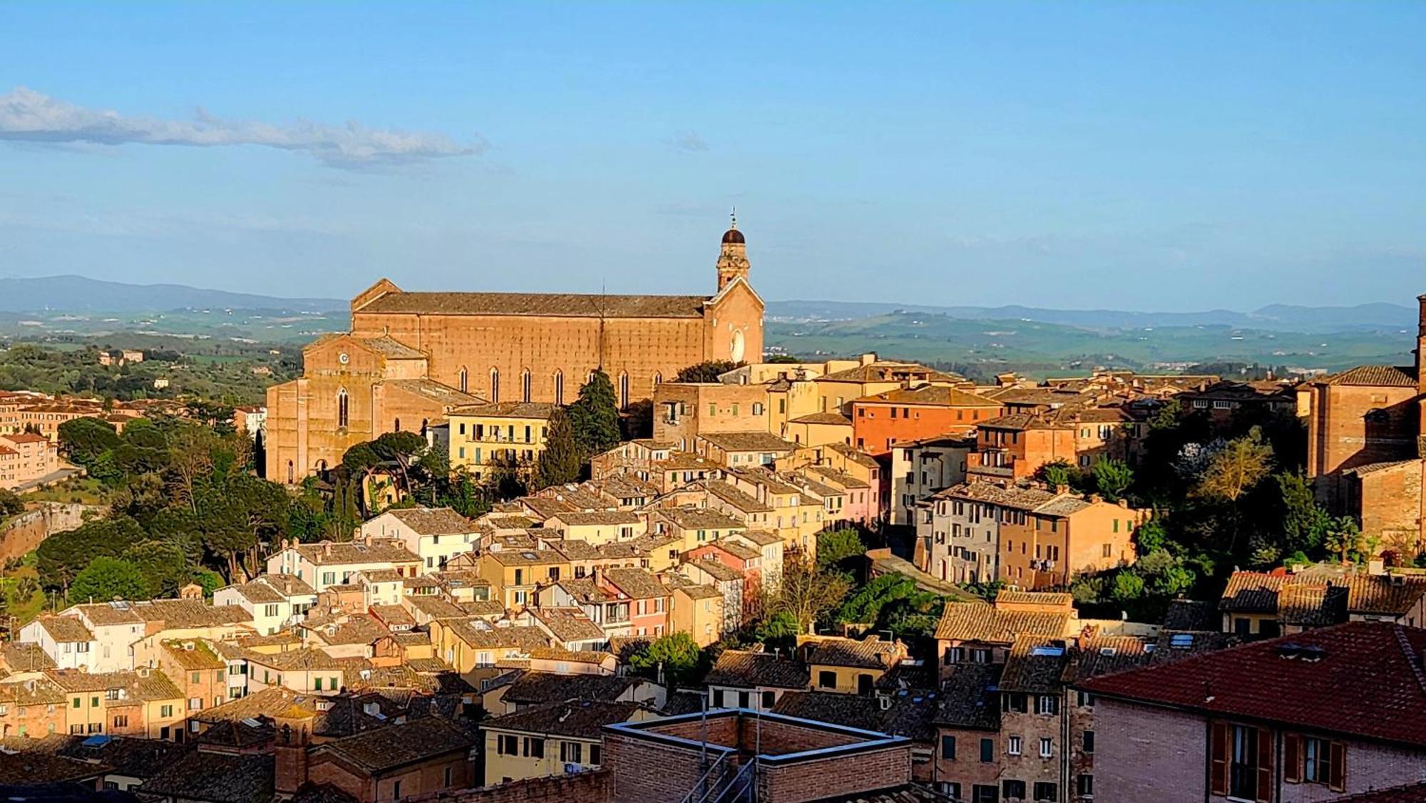 La Dimora Di Amedeo Siena Exterior foto